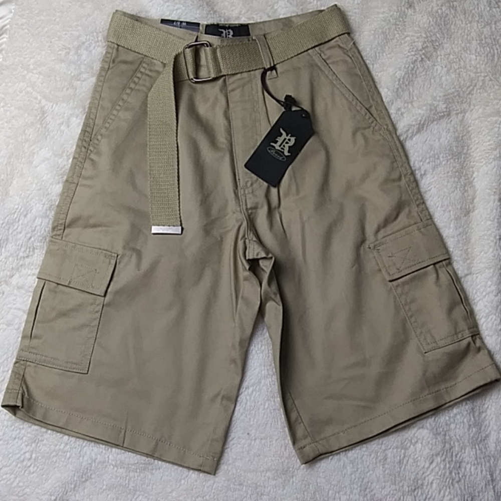 🆕 BRAND Cargo short for boy size 6/7